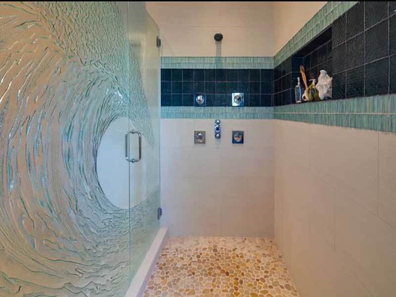 Luxurious shower room